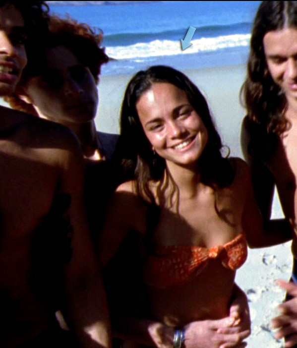 alice-braga-cm1x4-cidade-de-deus-bikini-hd-screenshots-starcelebblog